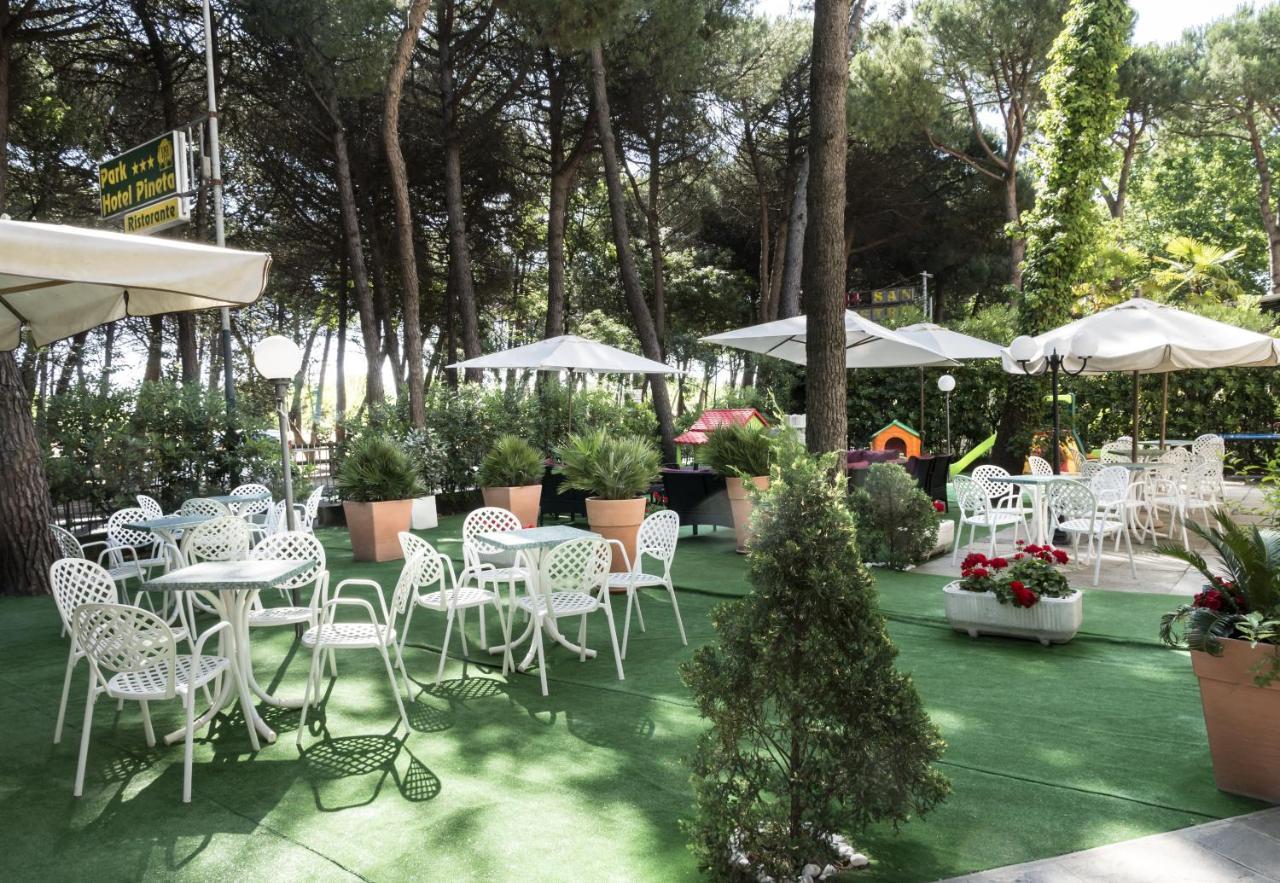 Park Hotel Pineta Cervia Exteriör bild
