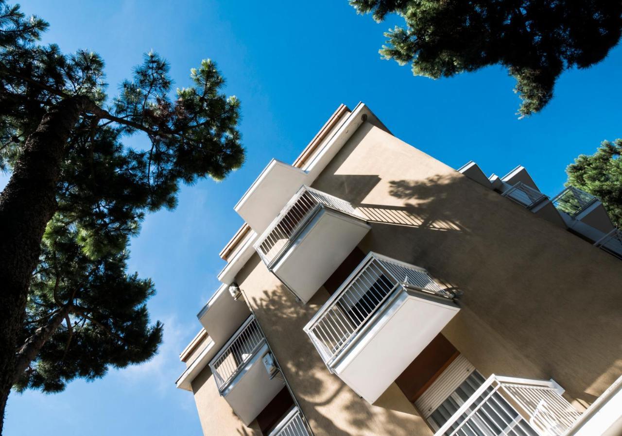 Park Hotel Pineta Cervia Exteriör bild